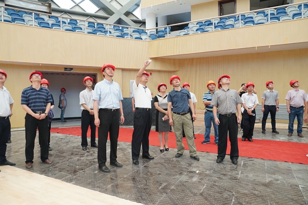 市委書記史濟錫、市長朱晨調(diào)研中立公司承建的民生項目工程