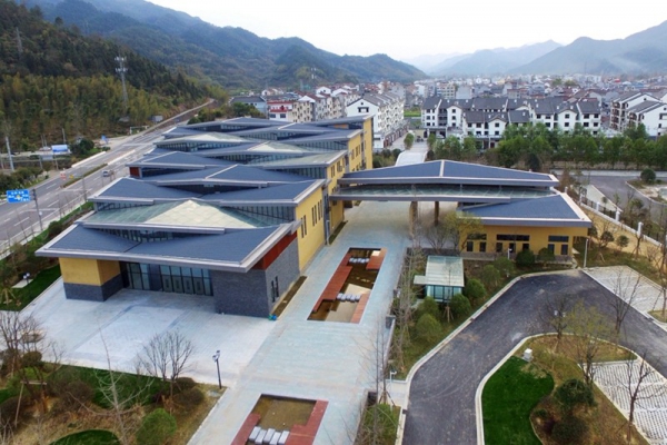 古堰畫鄉(xiāng)游客接待中心建設(shè)項(xiàng)目喜獲2019年度浙江省錢江杯獎（優(yōu)質(zhì)工程）建設(shè)工程